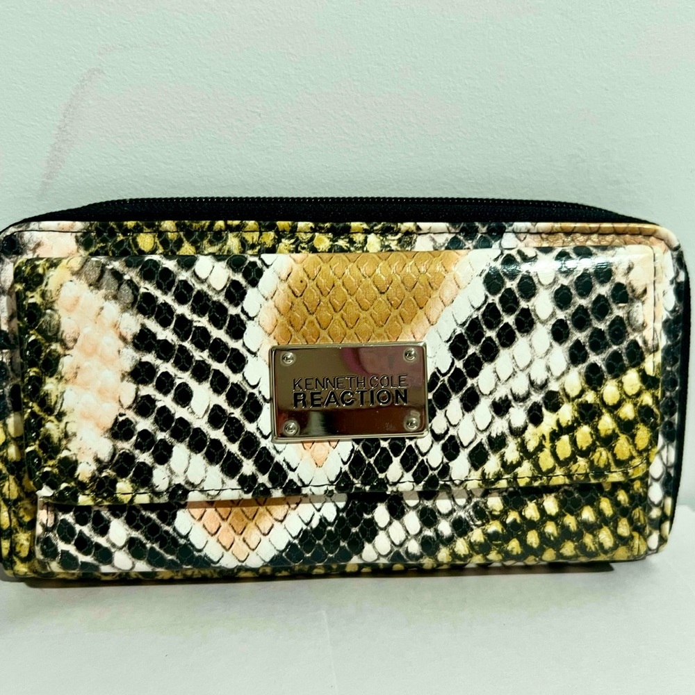 Kenneth Cole Reaction Multicolor Snake Print Wallet
